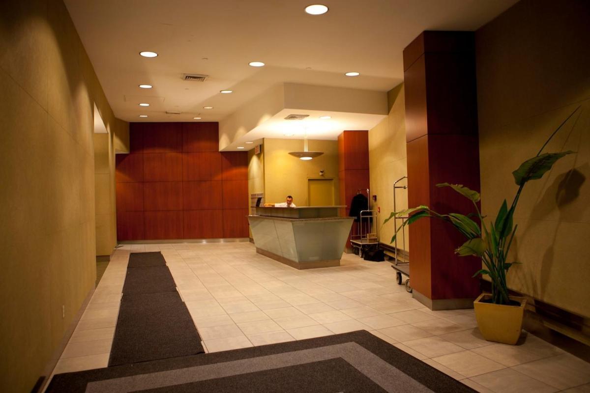 Apartment Stunning Nyc Views! Free Gym! Doorman! Terrace!
